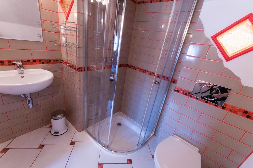 Pokoje Goscinne U Eweliny Bogatynia Habitación foto